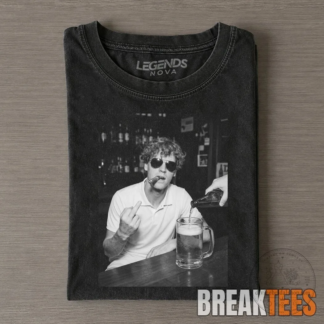 Jannik Sinner Funny Middle Finger Beer Tennis T-Shirt